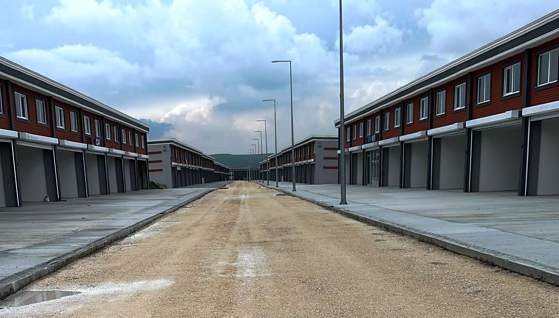 “İşyerlerimize taşınamıyoruz”