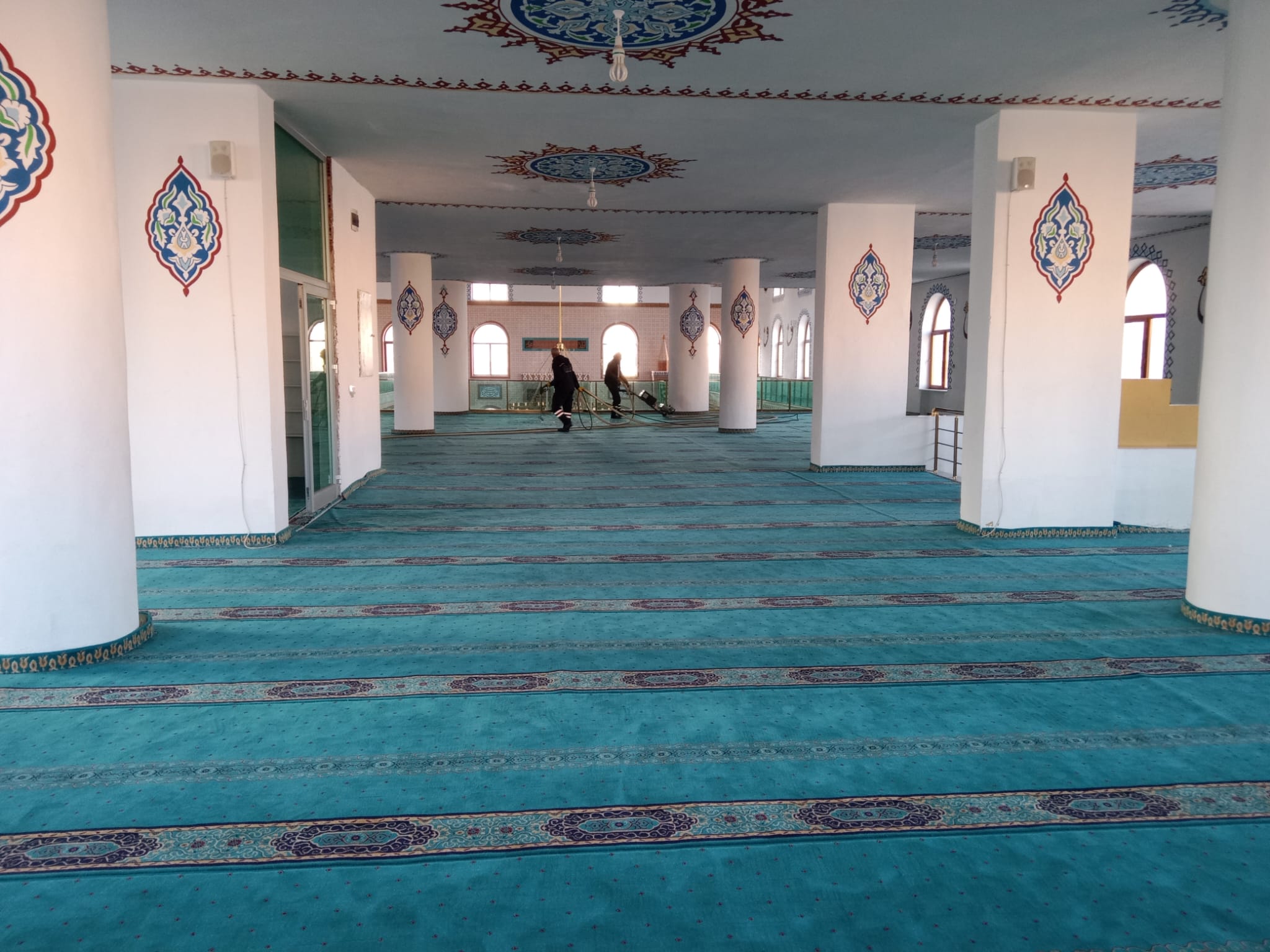 Kozluk’ta camiler temizlendi