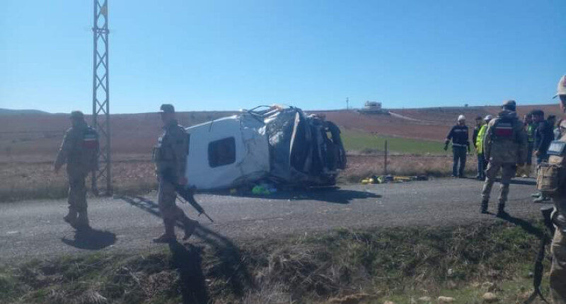 Minibüs devrildi: 1 ölü