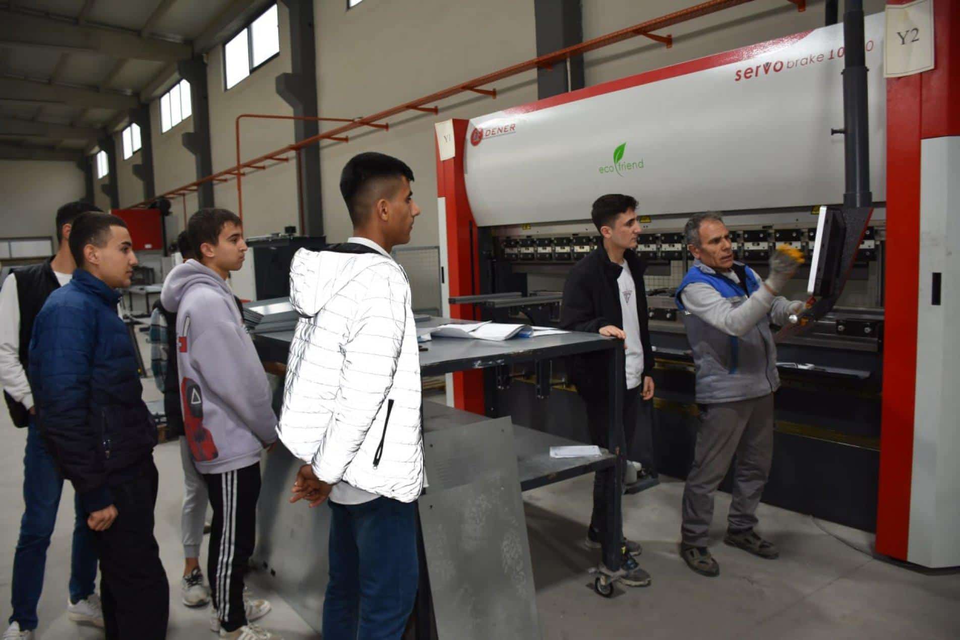 Öğrencilerden fabrika ziyaretleri