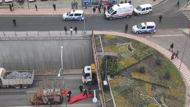 Köprülü kavşakta intihar girişimi
