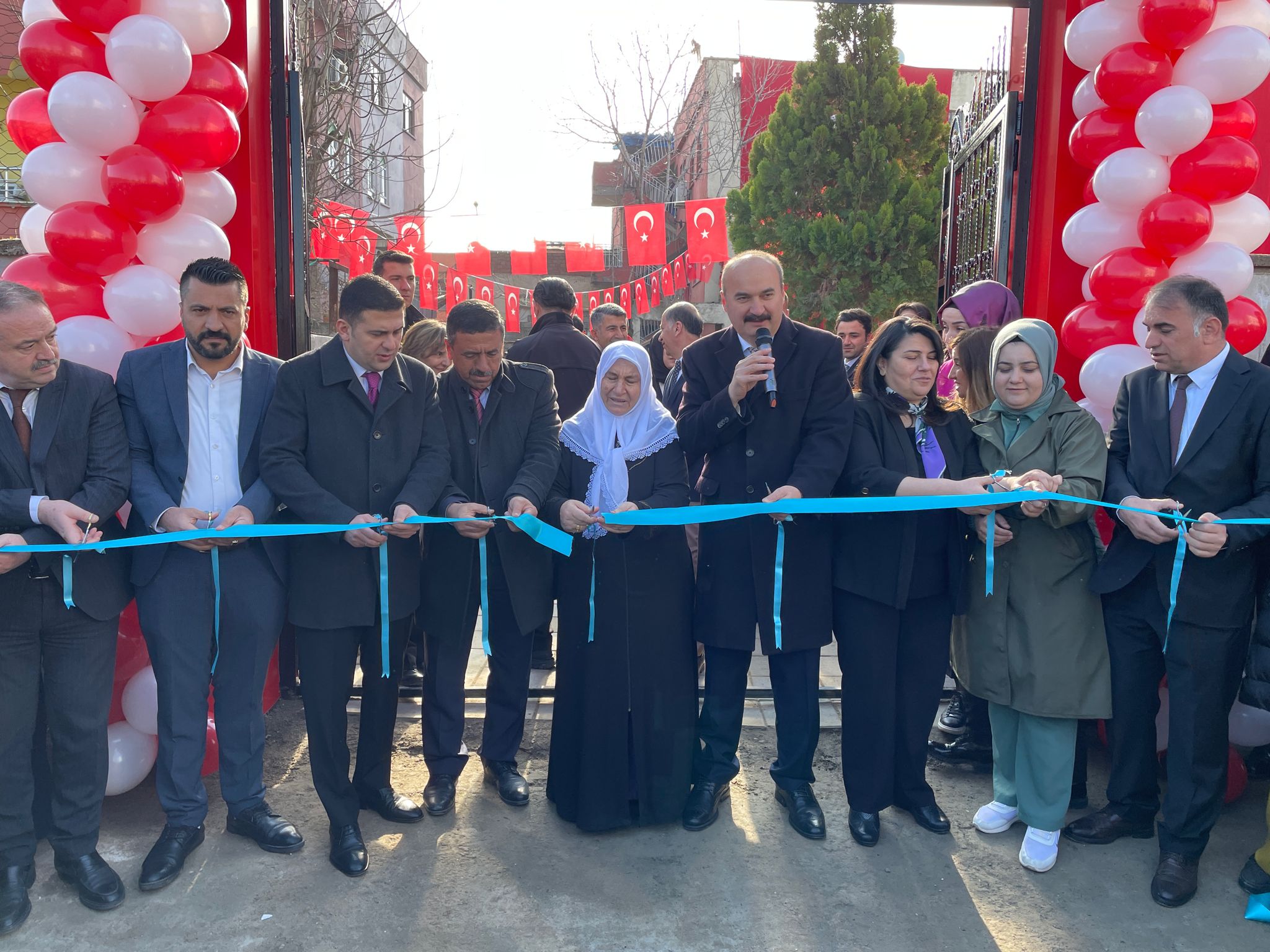 “Kadınları destekliyoruz”