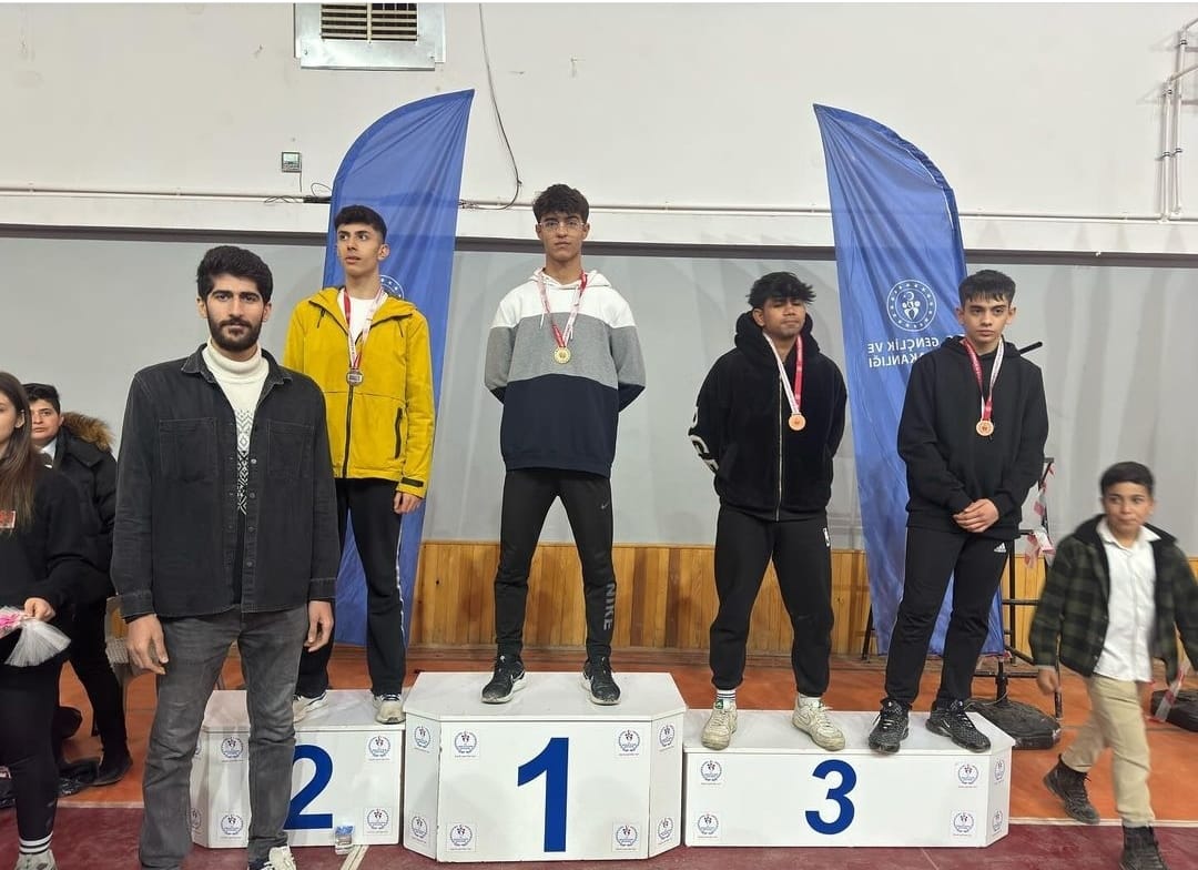 Altın madalyalarla döndüler