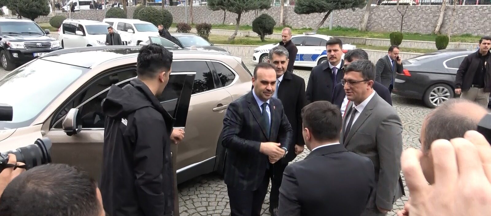 Bakan Kacır, Valiliğe TOGG ile geldi!