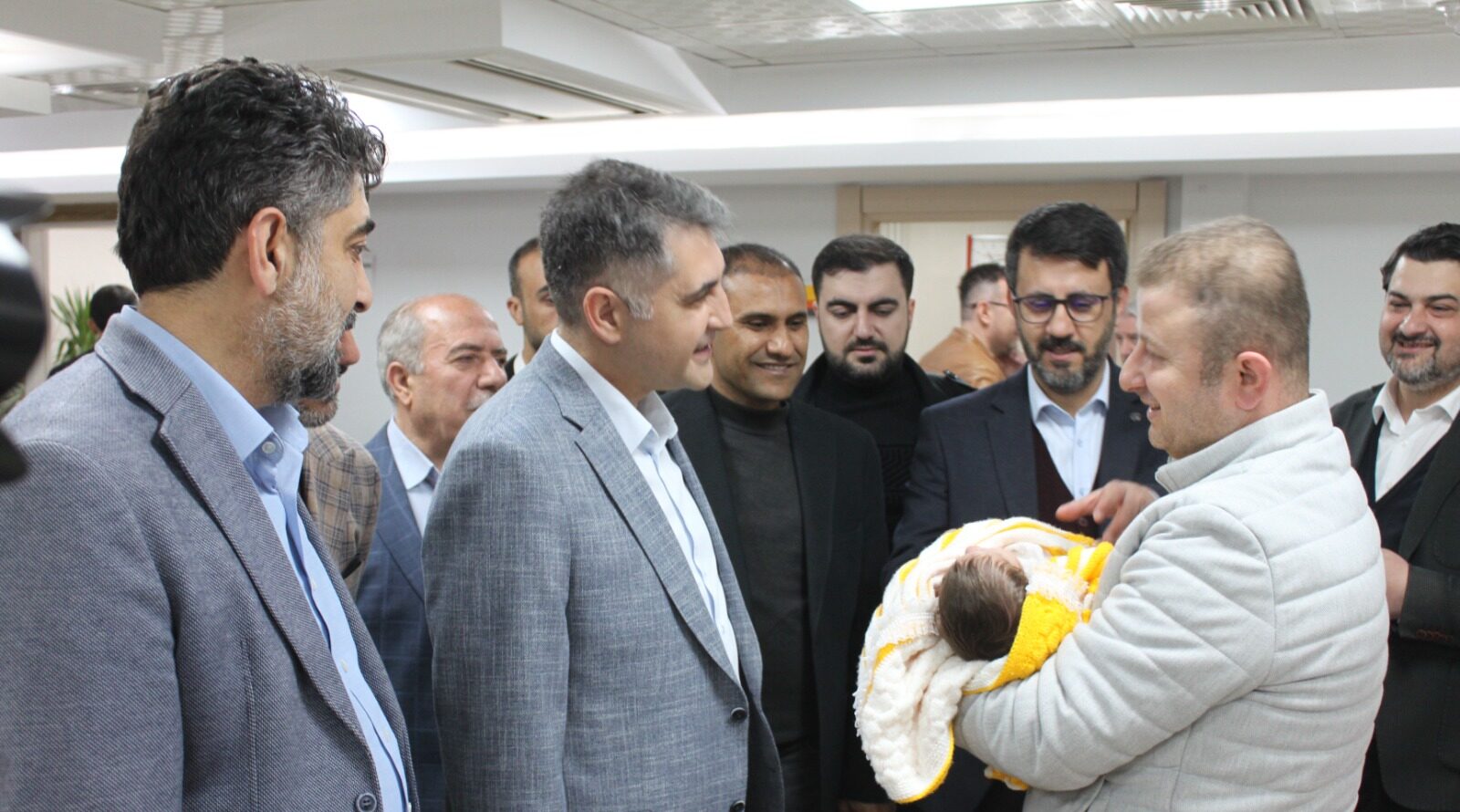 Ceylan’dan hastalara ziyaret