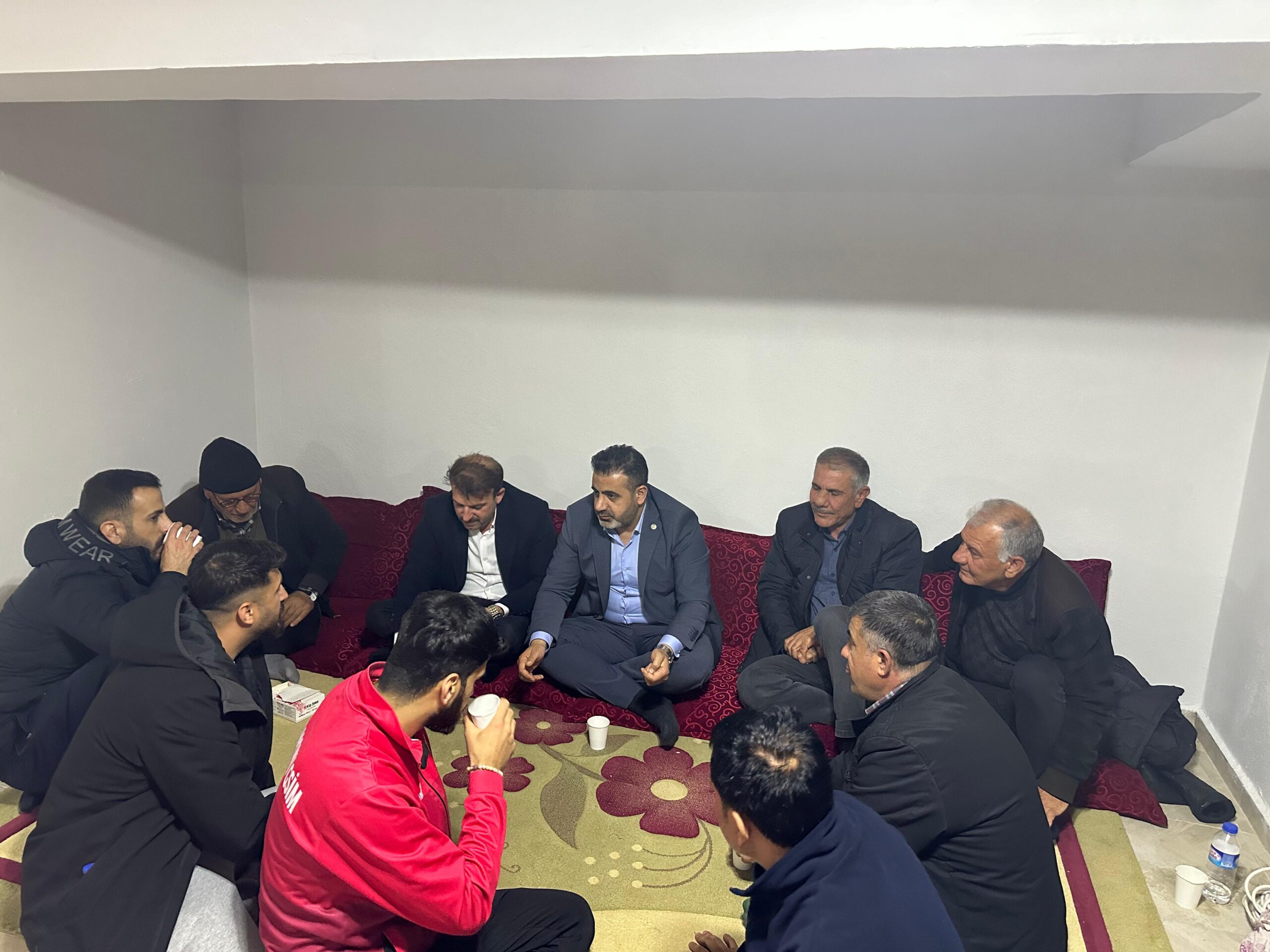 “Halkımız her yerde bizi bağrına basıyor”