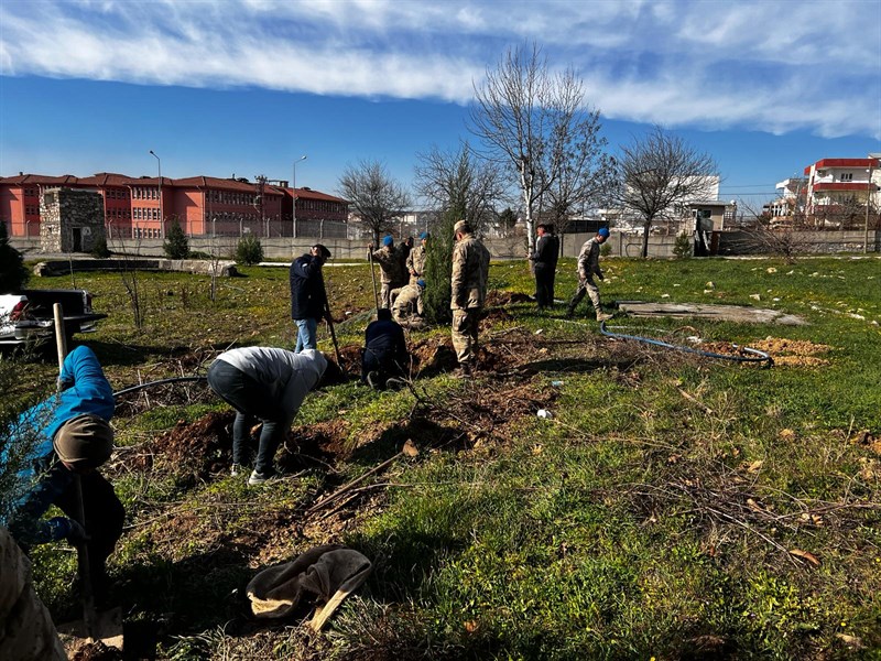 Kozluk’ta 1550 fidan toprakla buluştu