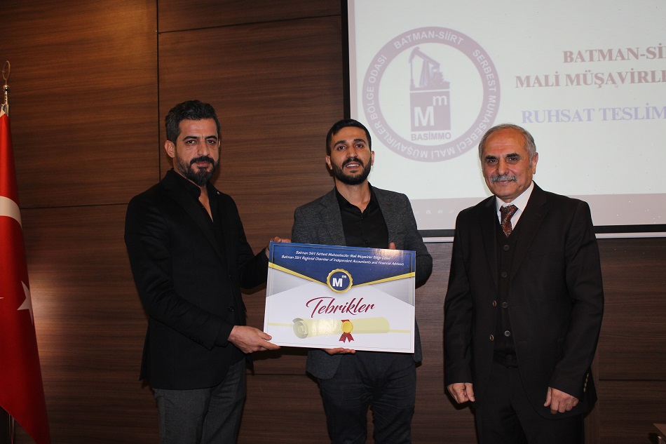 Yeni mali müşavirler ruhsatlarını aldılar