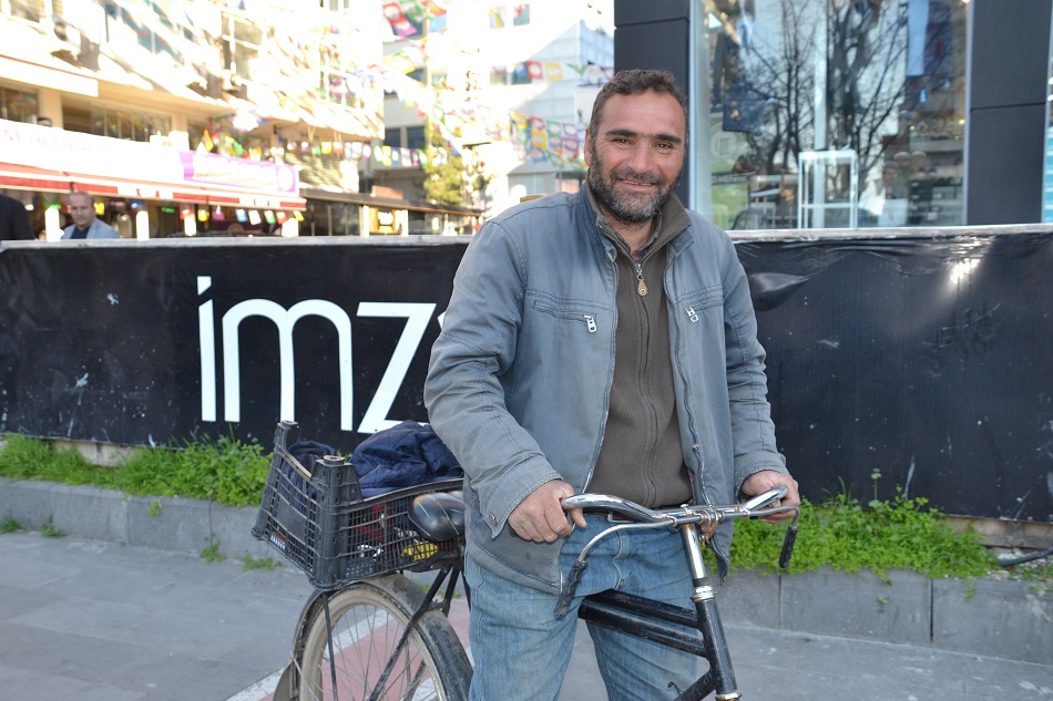 Yetkililerden iş istiyor