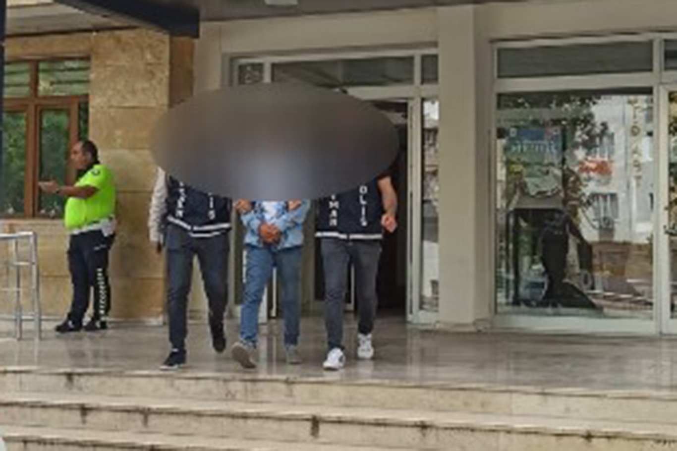 Aranan şahıs yakalandı