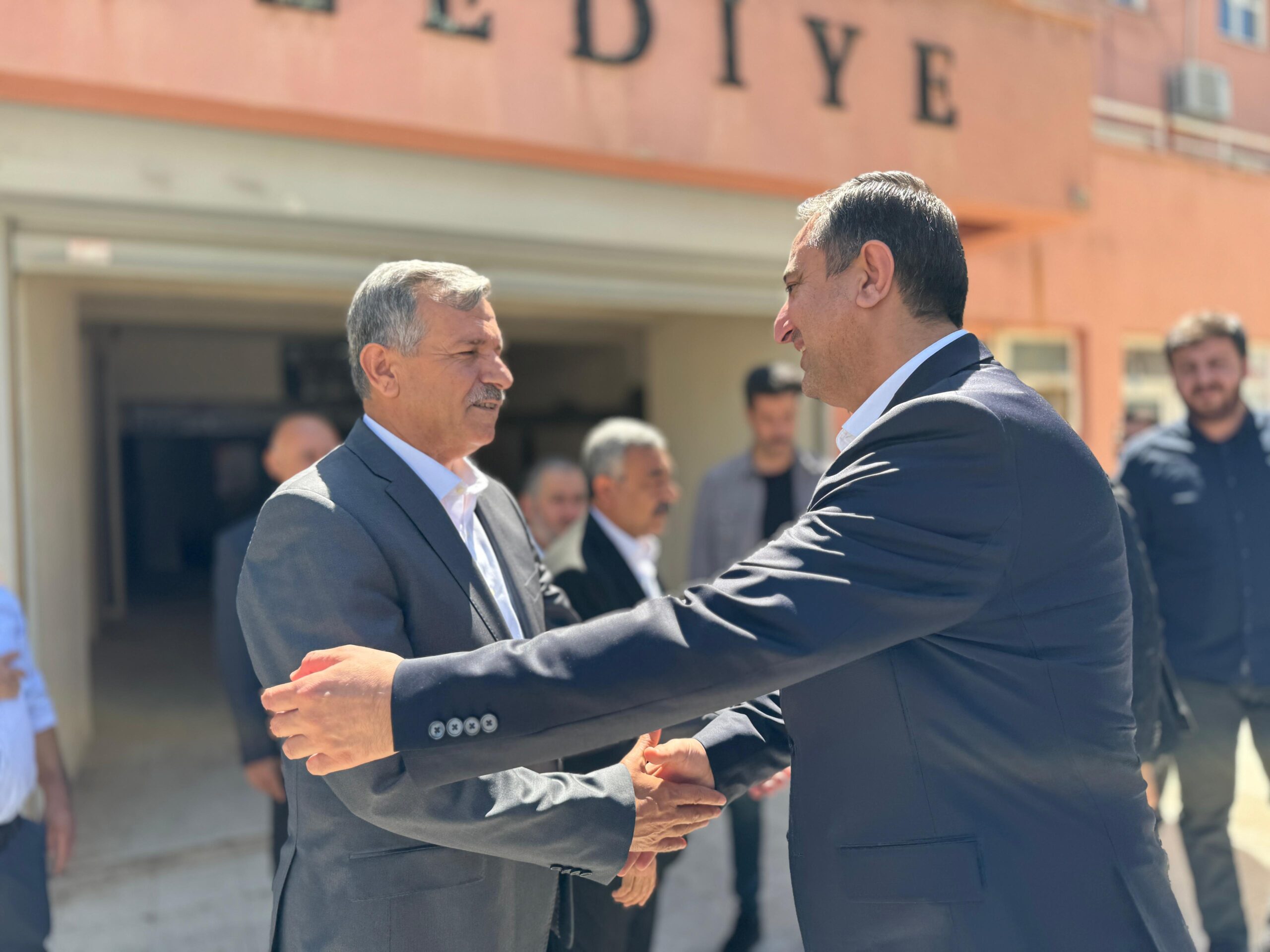 “Belediyelere hizmet konusunda destek olacağız”