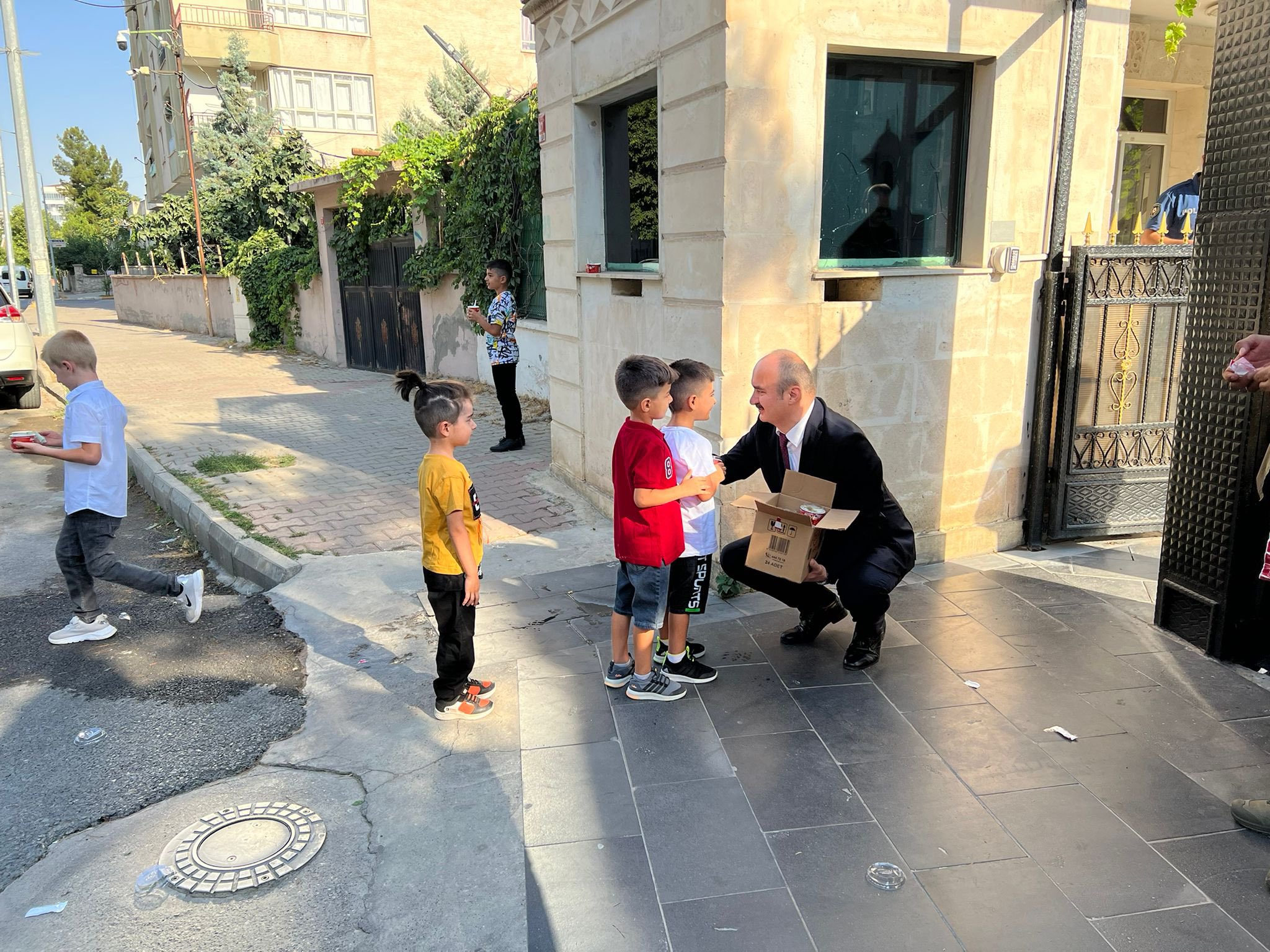 “Çocuklarımız geleceğin teminatıdır”