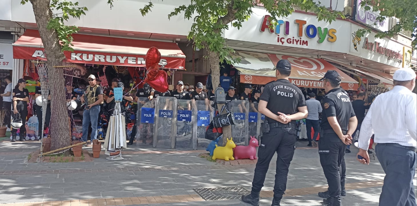 DEM Parti’ye operasyon!