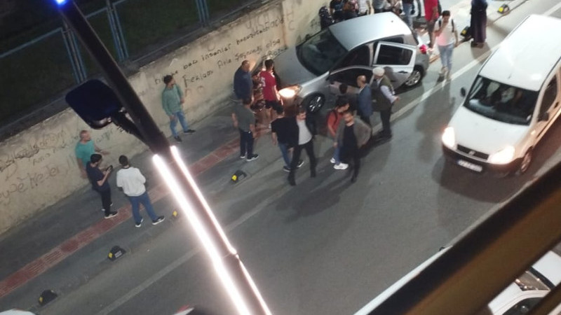 İhata duvarına çarptı