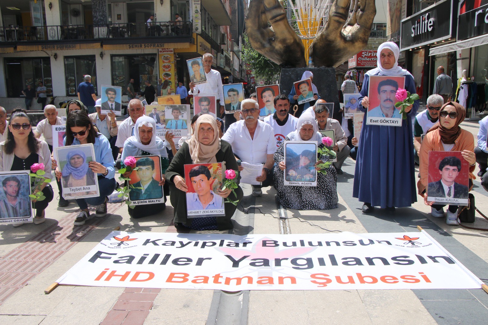 “Karanlık sayfalara artık ışık tutulsun”