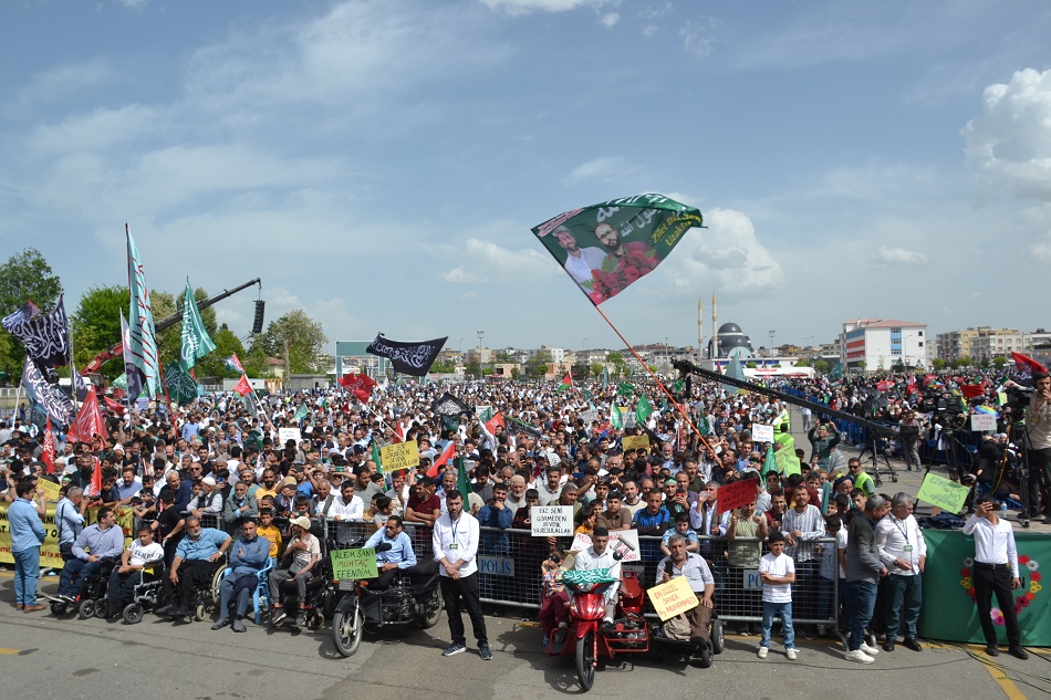 Onbinler Peygamber Sevdasıyla coştu