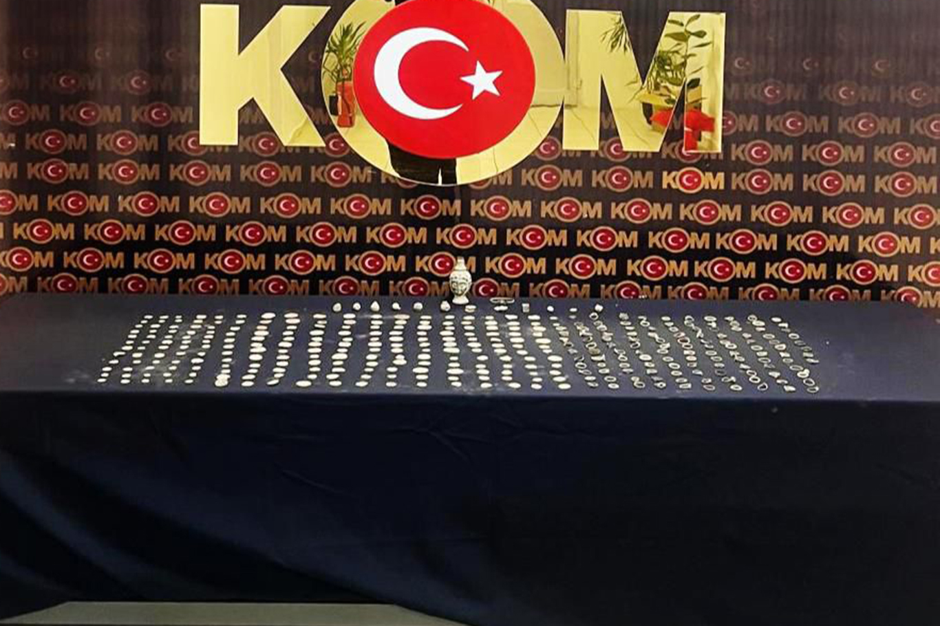 Tarihi eser sikkeler ele geçirildi