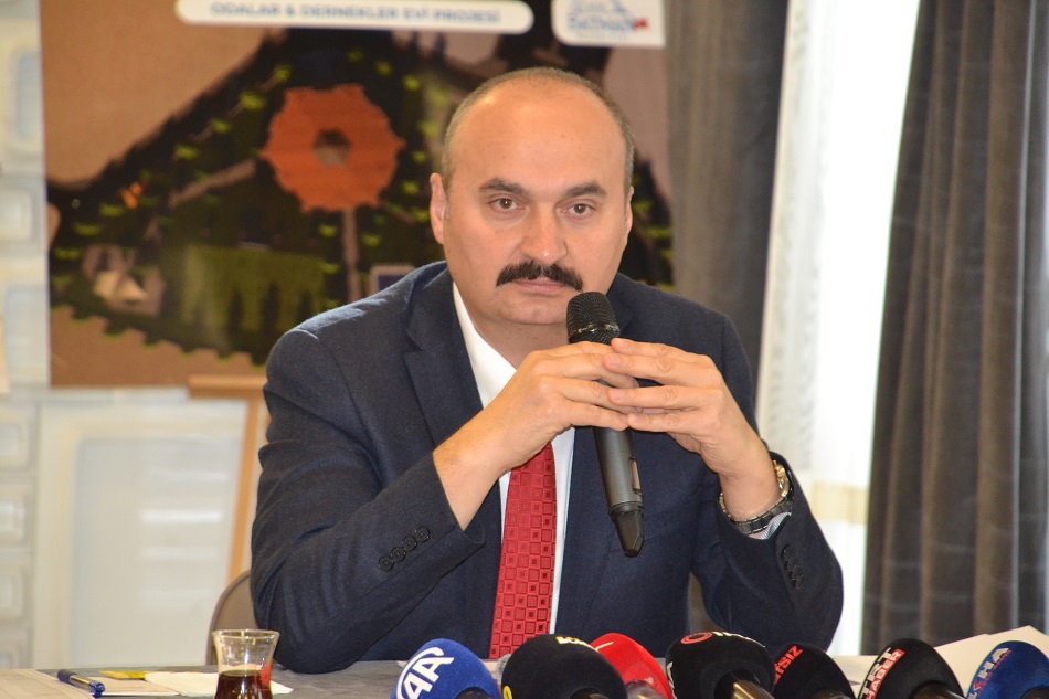 Vali Canalp’ten ‘Kadir gecesi’ mesajı