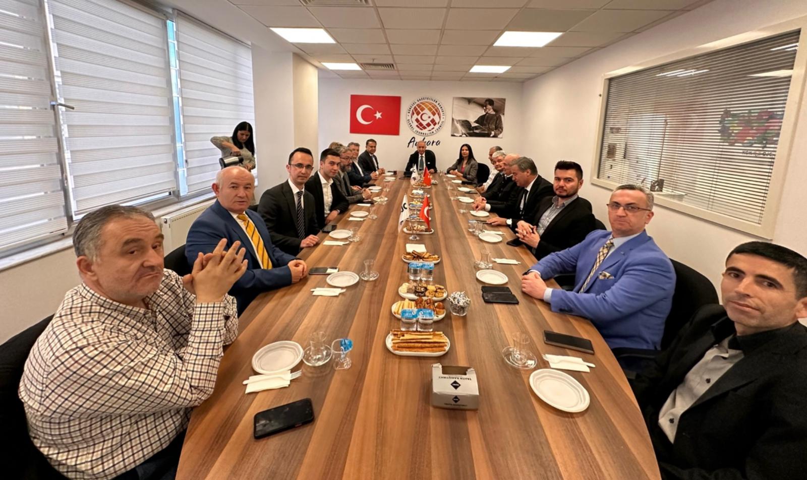 Hikmet Çetin: Ülkemizin tüm sorunlarını kolayca çözmenin yolu AK Parti ile CHP ittifakından geçer