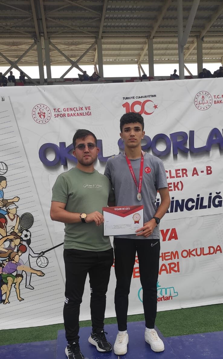 Atletizmde Türkiye derecesiyle döndüler