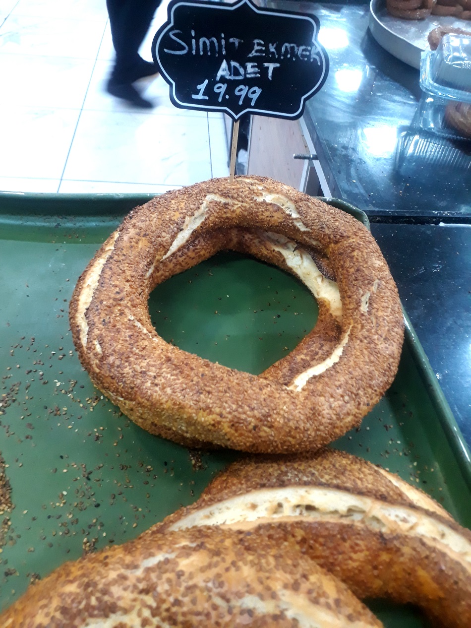 Ekmek simitler 20 lira