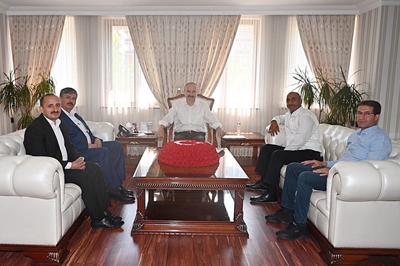 Esnafın sorunlarını Vali Canalp’e iletti