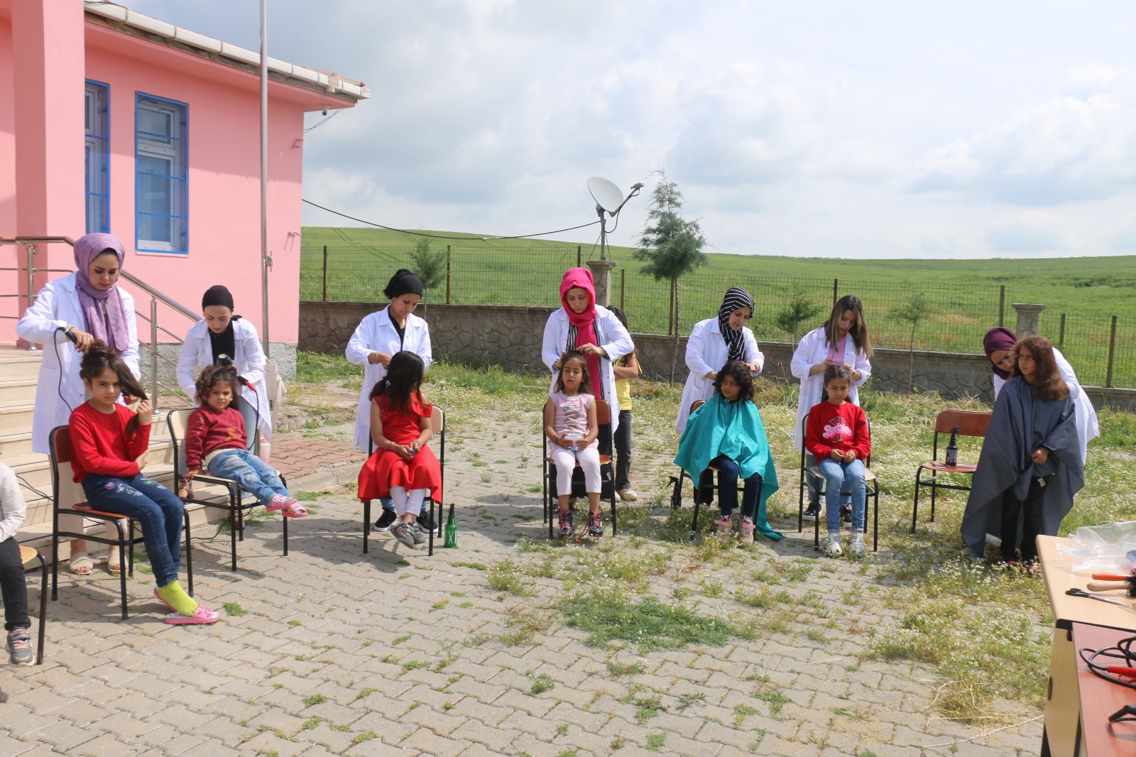 Öğrencilere saç bakımı