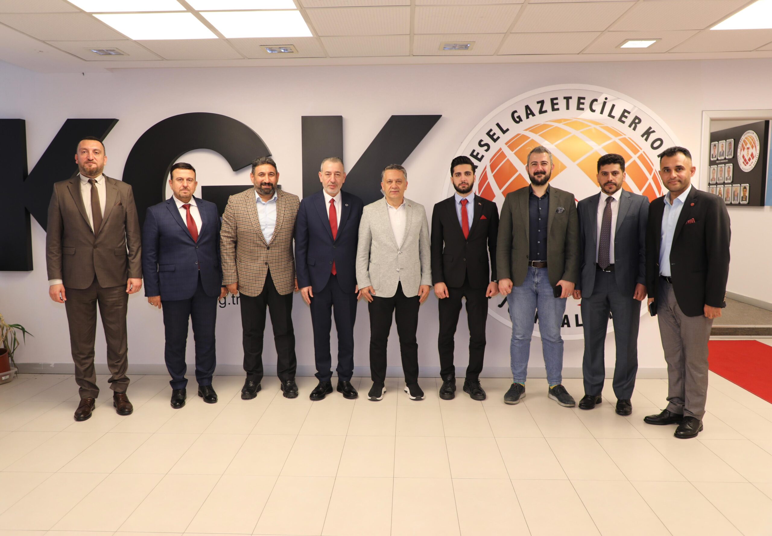 Türkmen Bakan Maruf’tan KGK’ya ziyaret