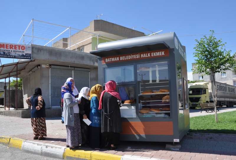 Ücretsiz ekmek dağıtımı yeniden başladı