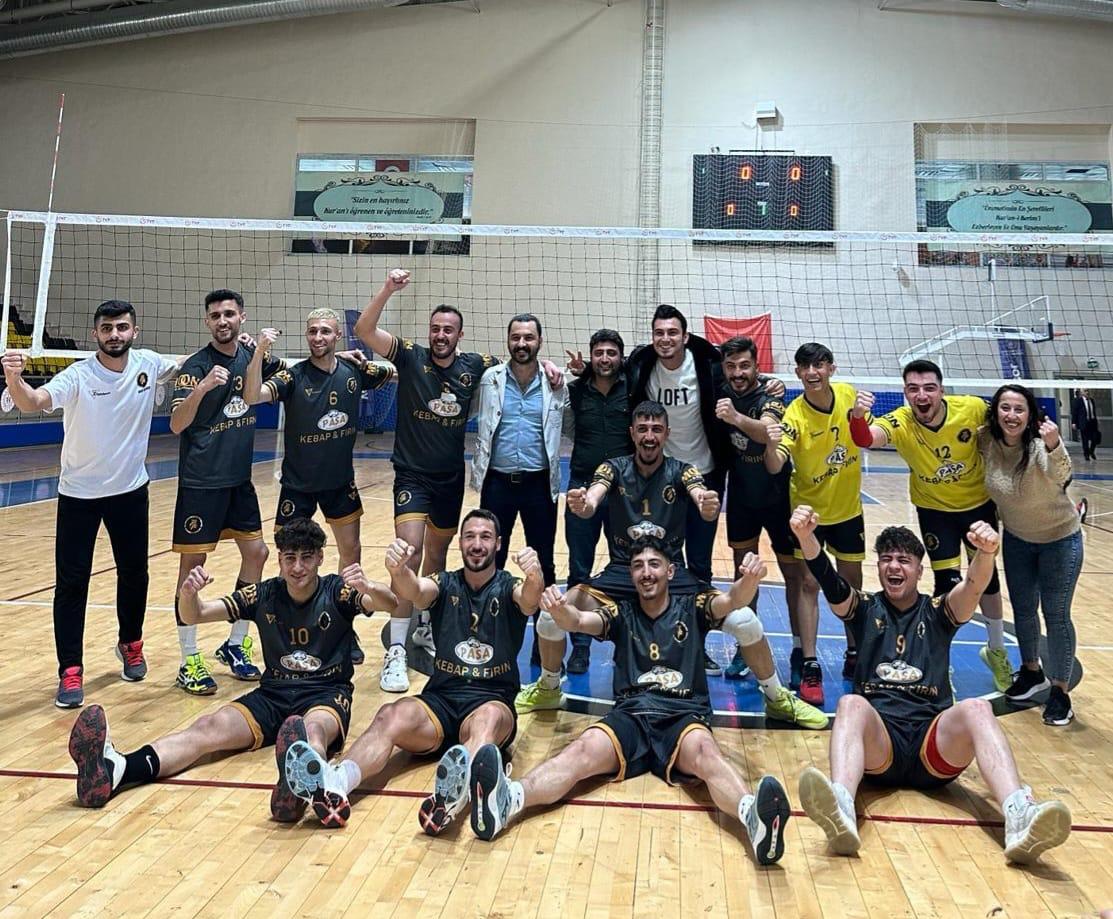Voleybolda 2. lige yükseldiler