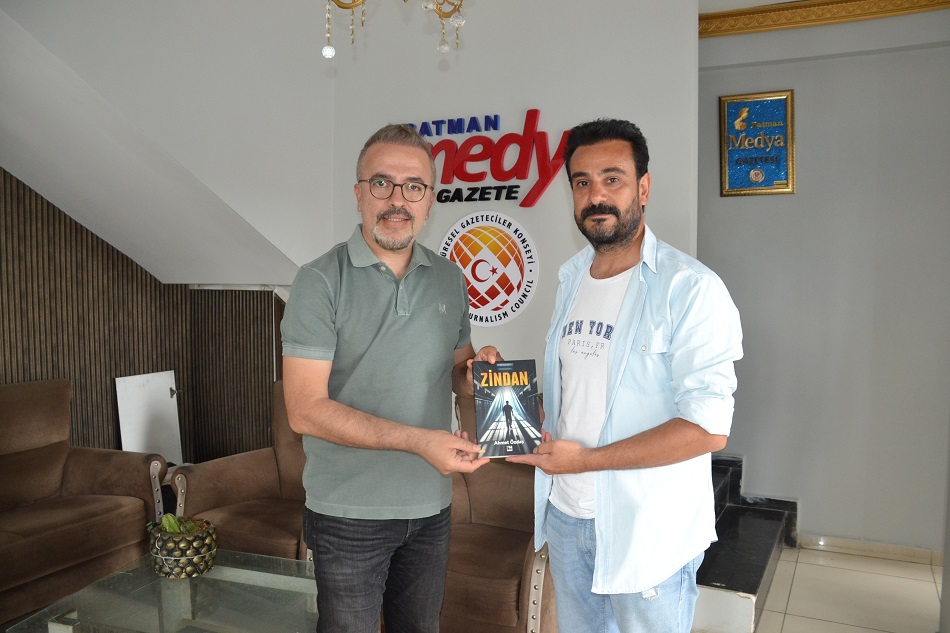 ‘Zindan’ okurlarıyla buluştu