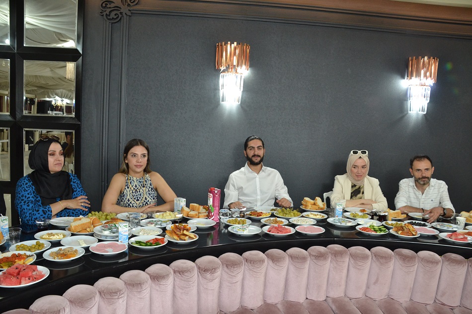 “Bini aşkın programa imza attık”