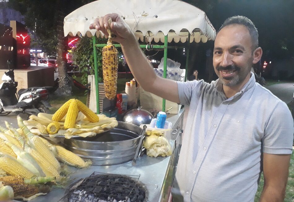 Büryan tadında közde mısır