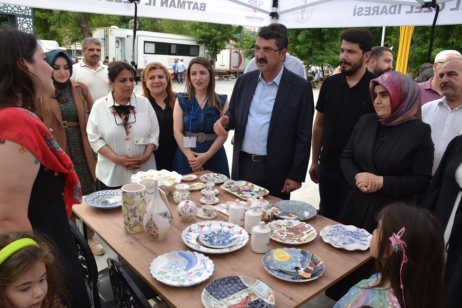 Kadınların sergisi göz kamaştırdı