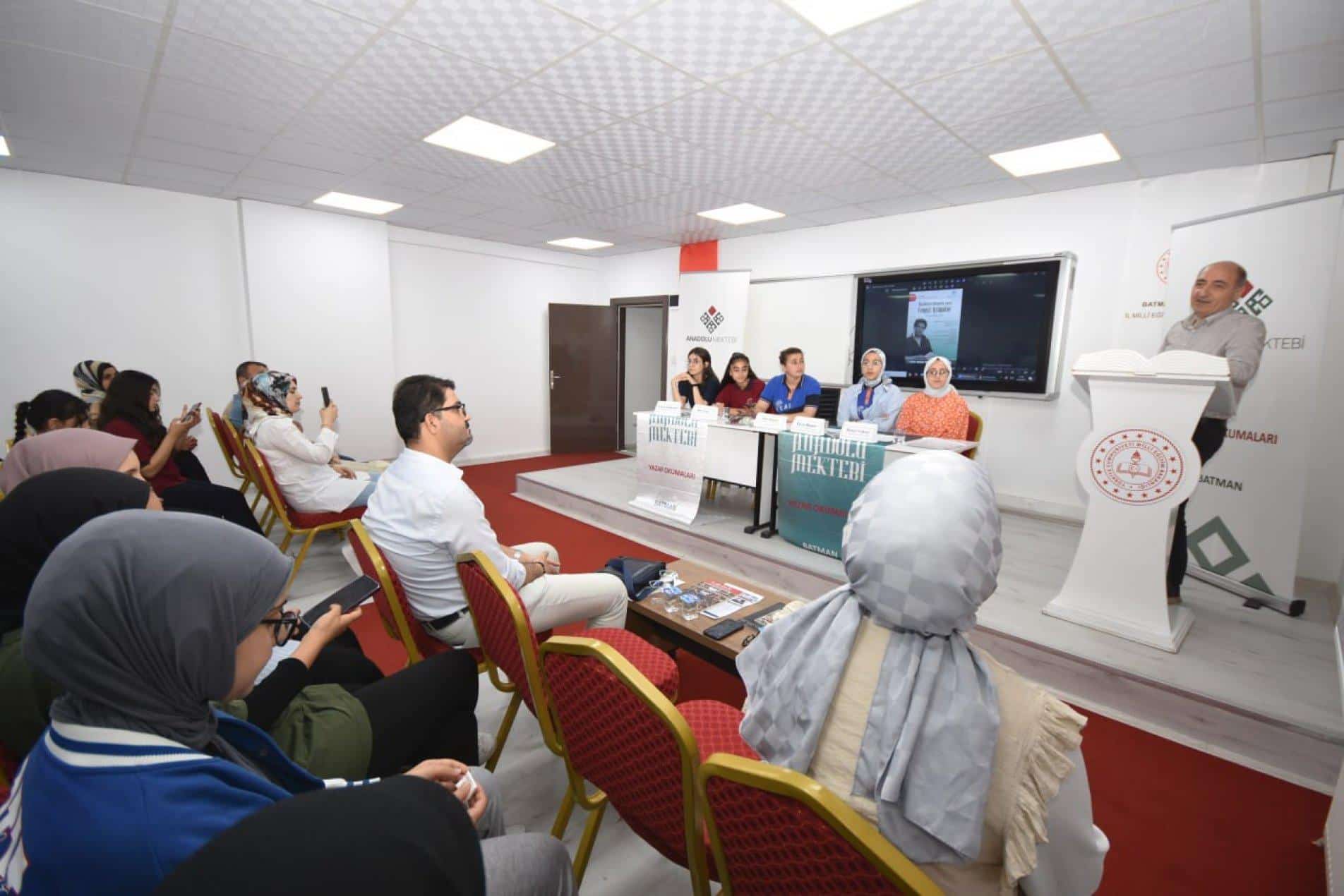 Öğrencilerden ‘Aytmatov’ paneli