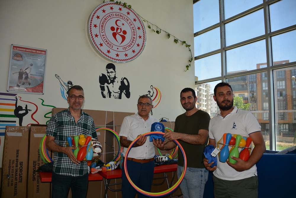 Özel çocuklara malzeme desteği