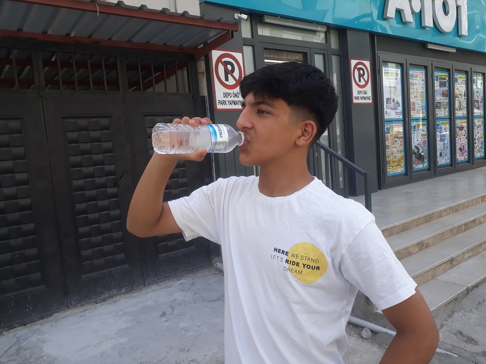 “Sıcaklarda bol bol su içelim”