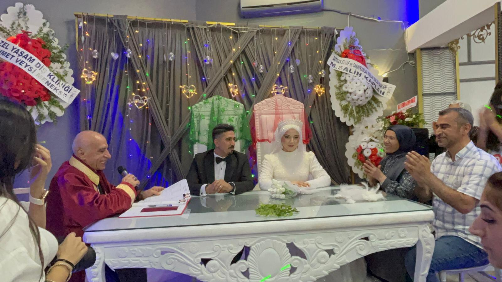 Biçim ve Oral ailelerinin mutlu günü