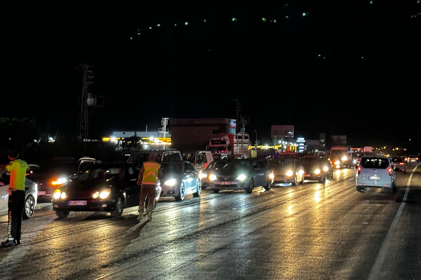 DÜĞÜN YASA BOĞULDU