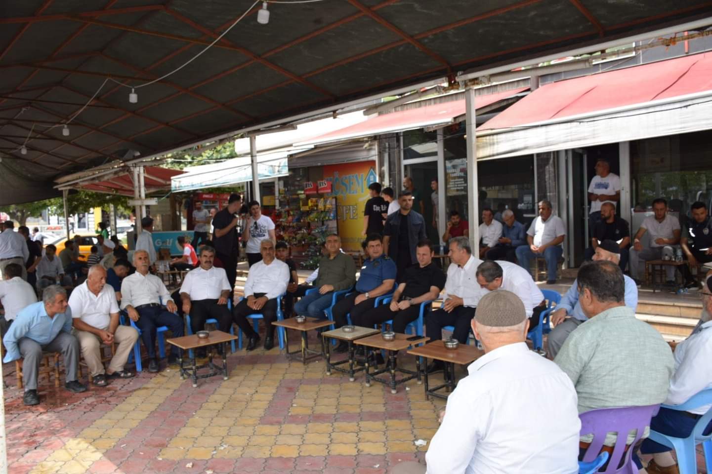 Esnafın taleplerini dinledi