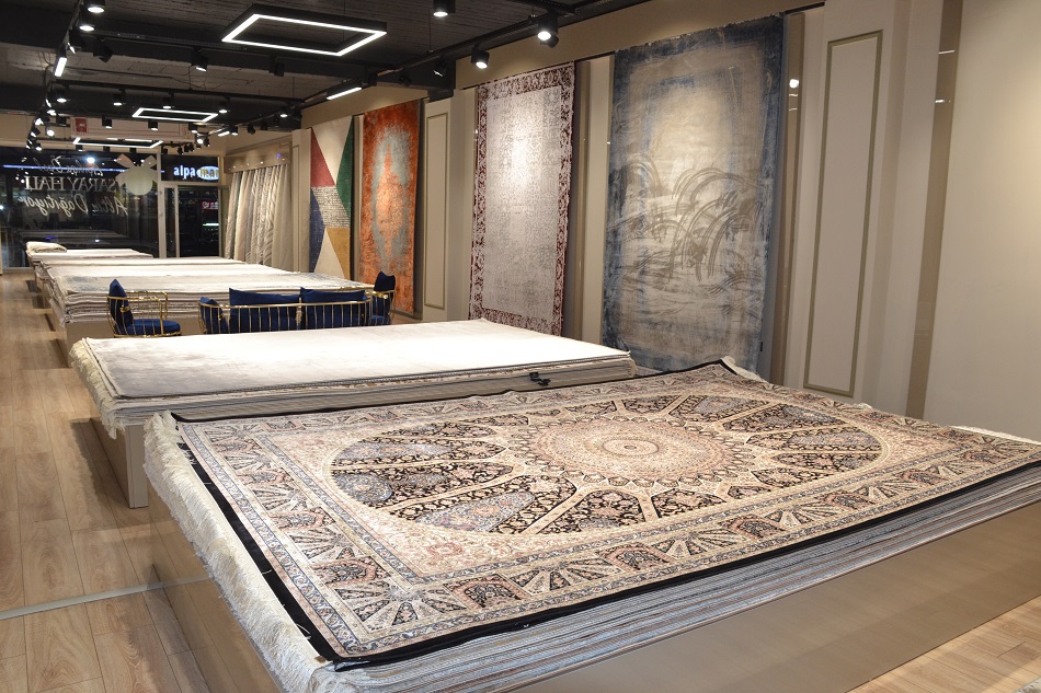 Halı alana çeyrek altın hediye