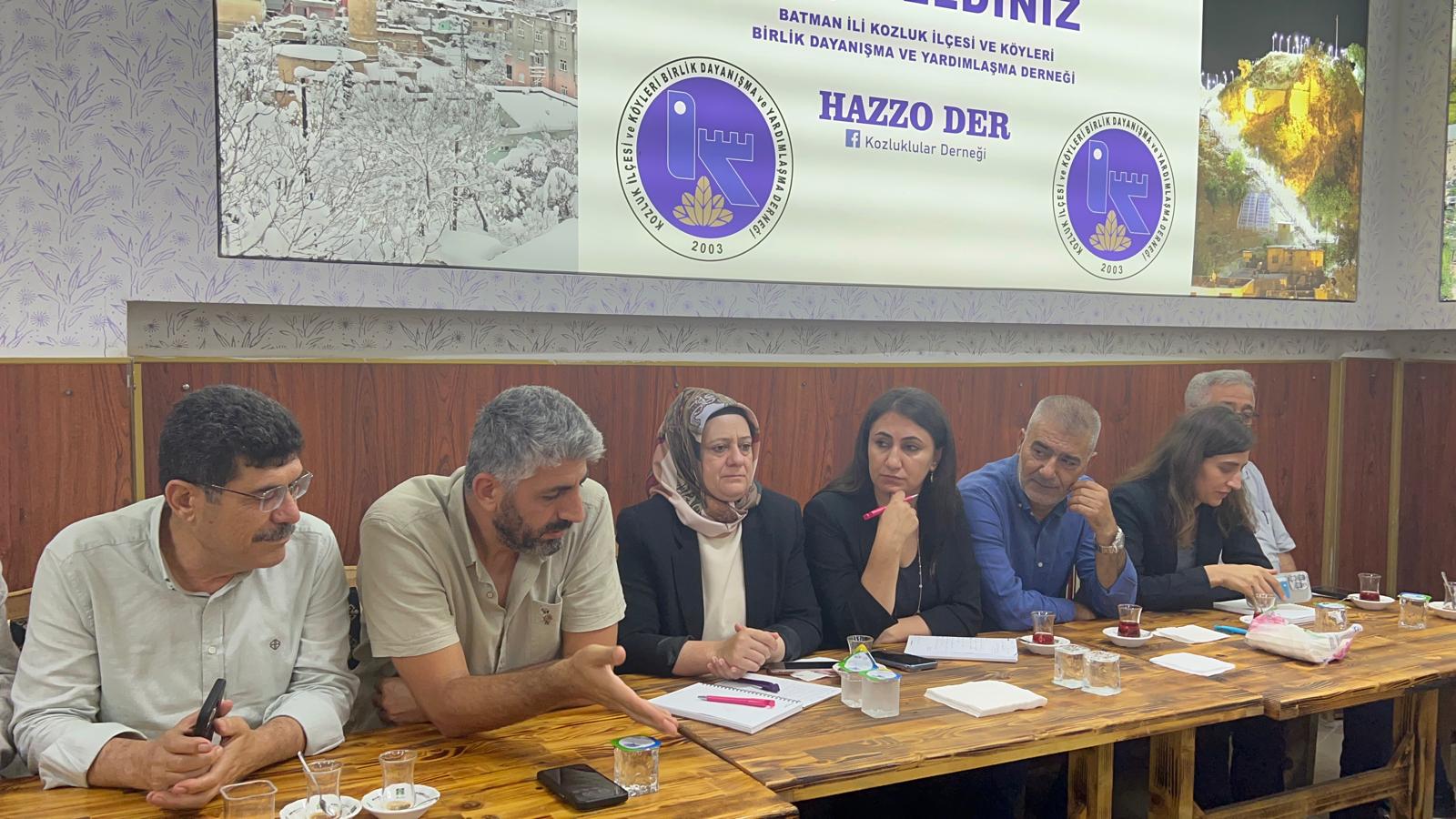 İstanbul’daki derneklerle buluştular