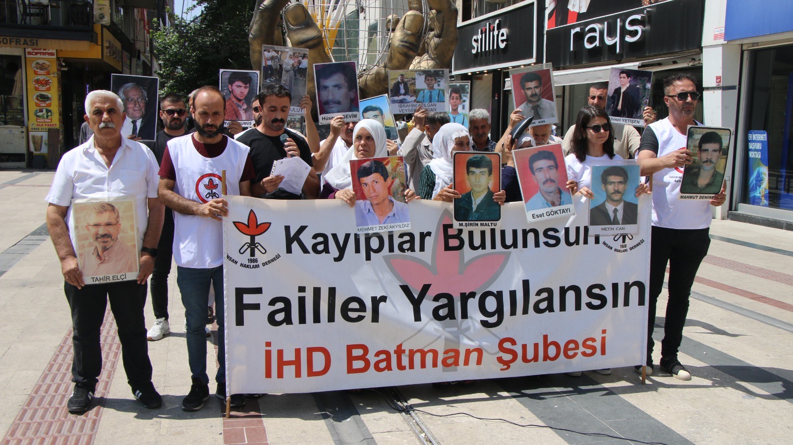 Kayıp yakınları, Abayay’ı sordular!