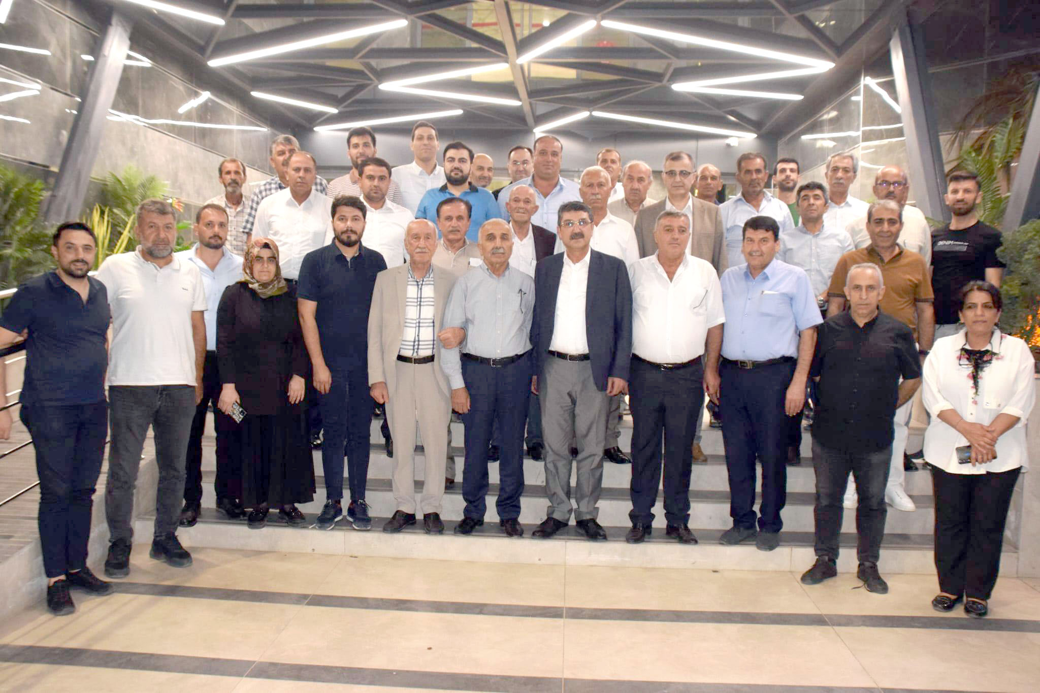 Köy muhtarlarıyla bir araya geldi