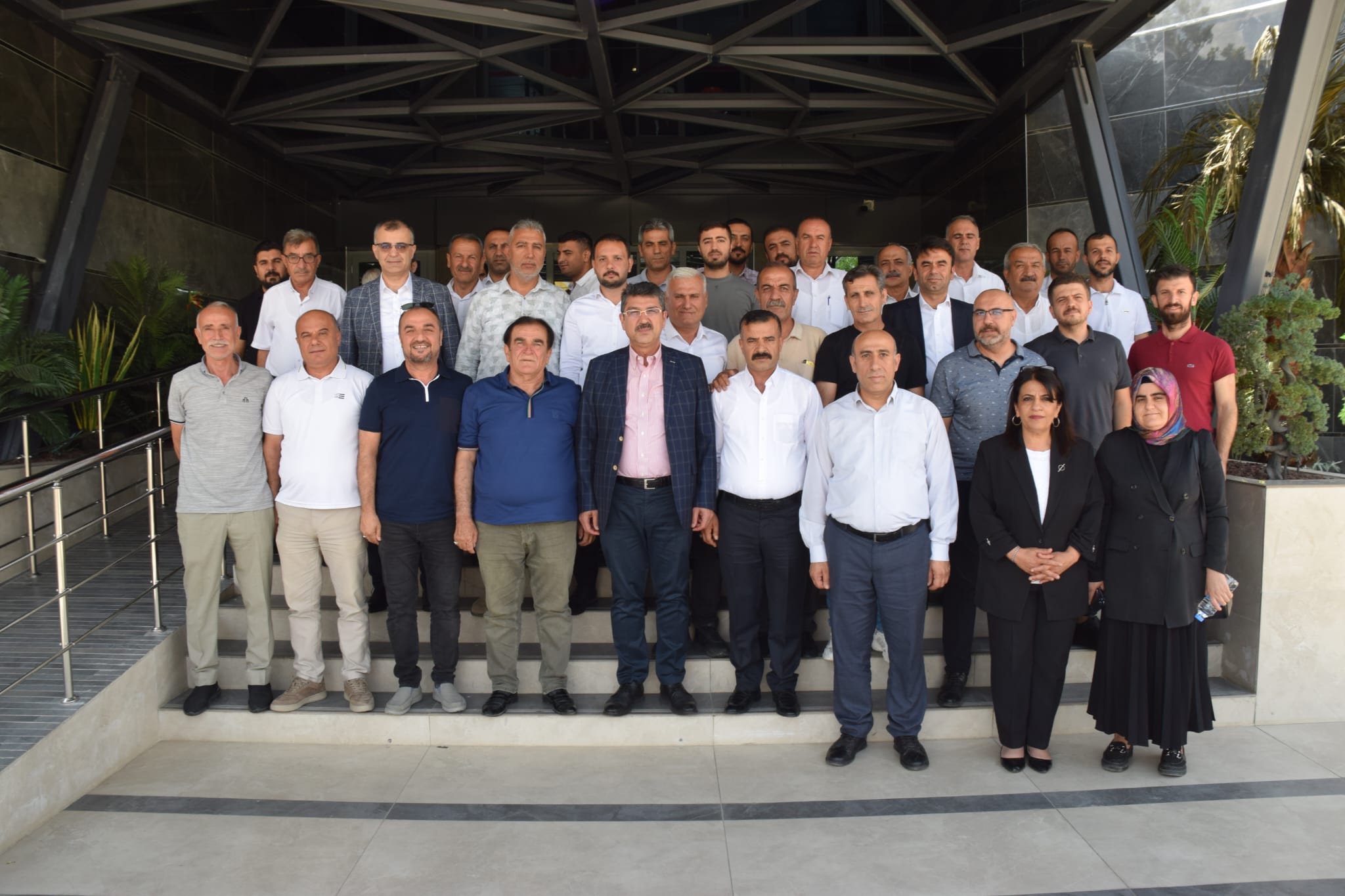 Muhtarları dinleyip not aldı!