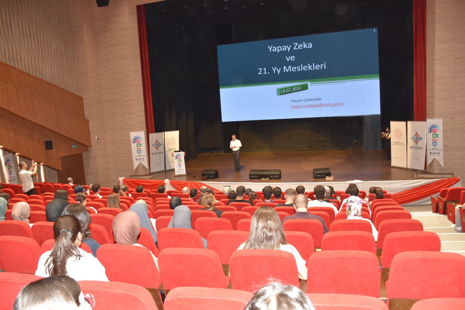 Öğrencilere üniversiteler tanıtıldı