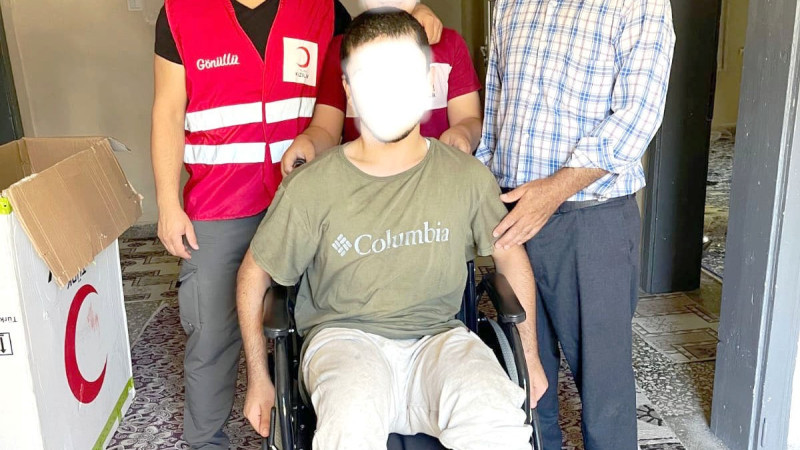 Tekerlekli sandalyeler sahiplerine ulaştırıldı