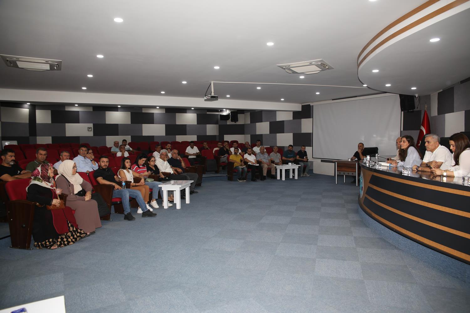 Belediye halk toplantılarına start verdi