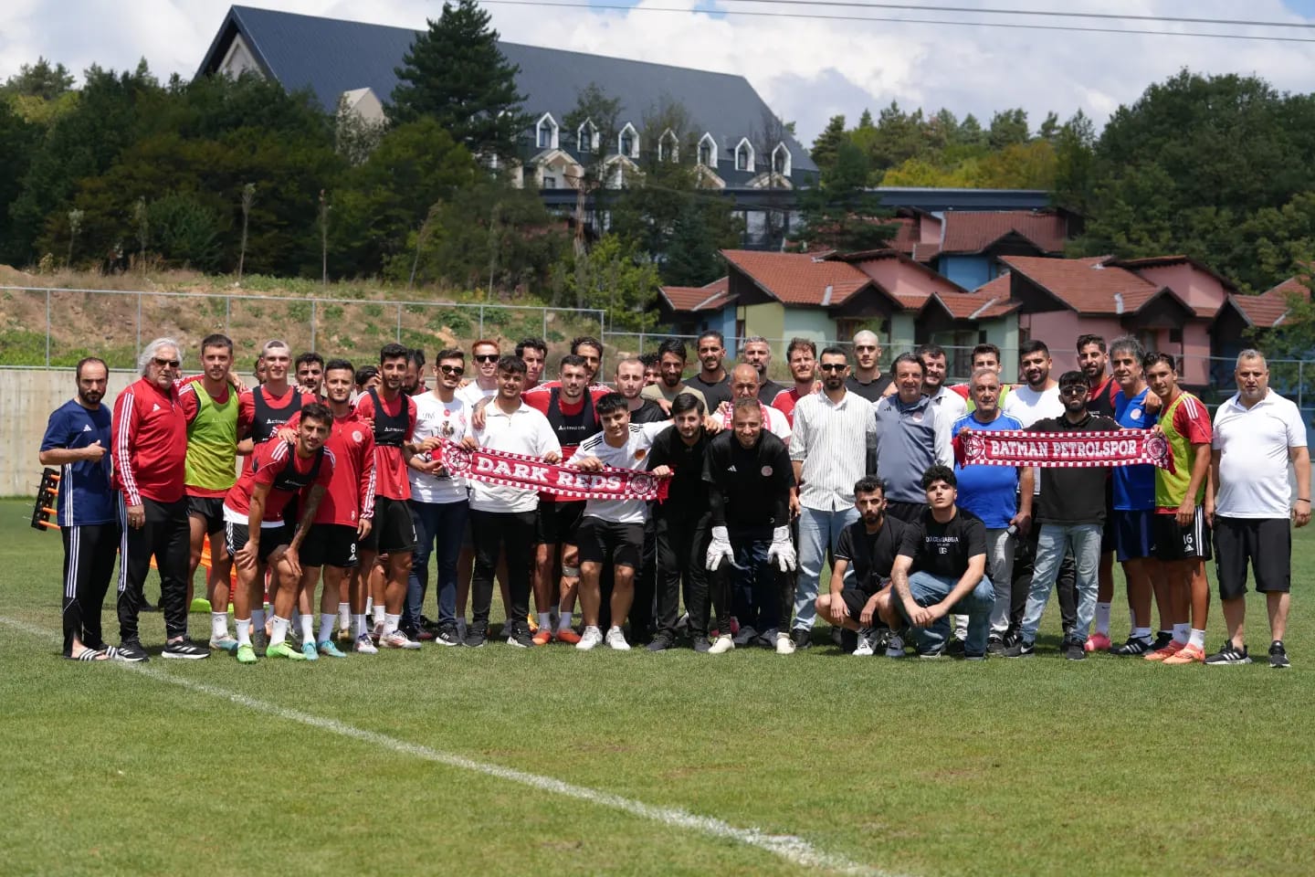 Dark Reds’den moral ziyareti