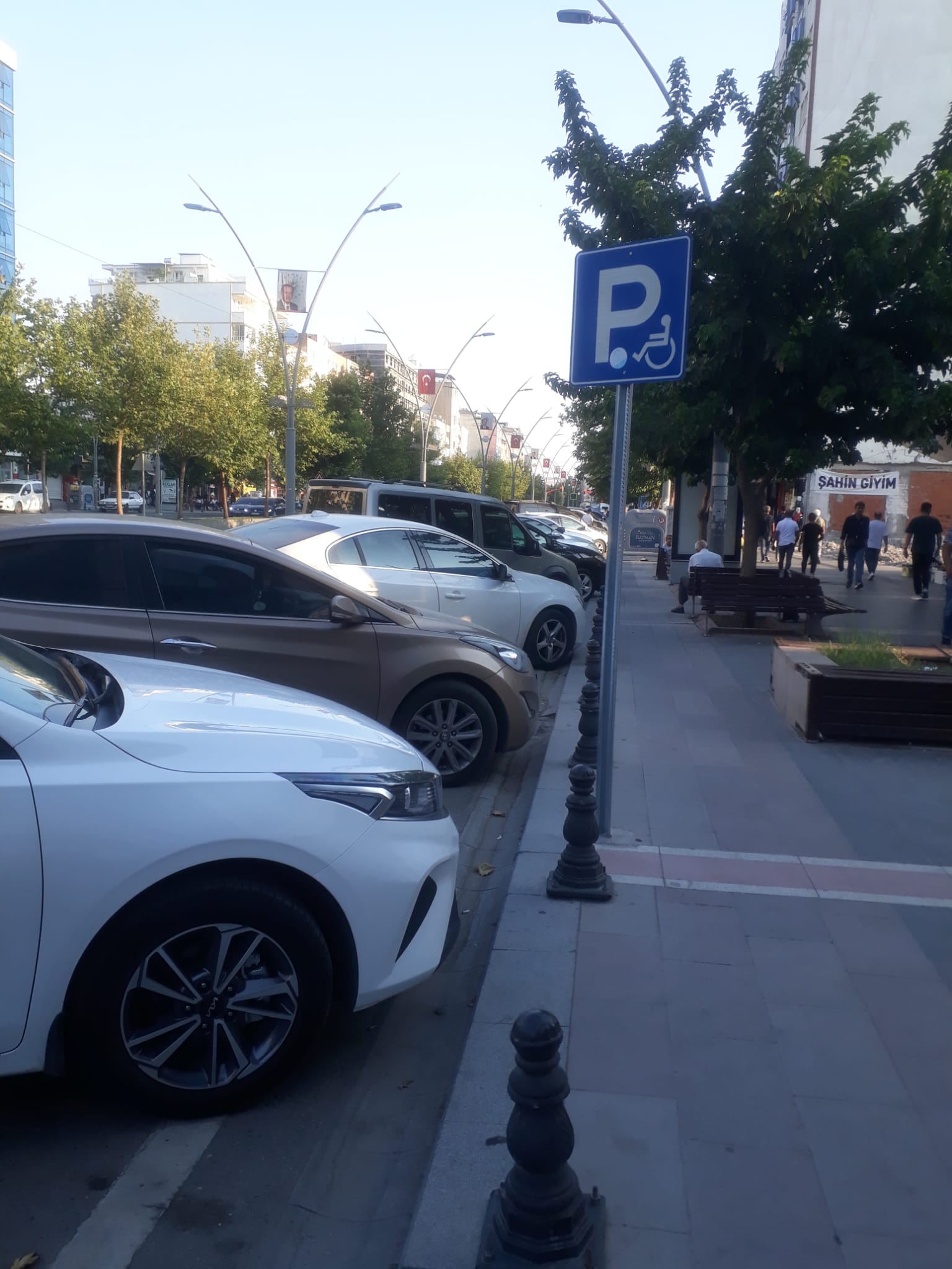 Engelli park alanları işgal ediliyor